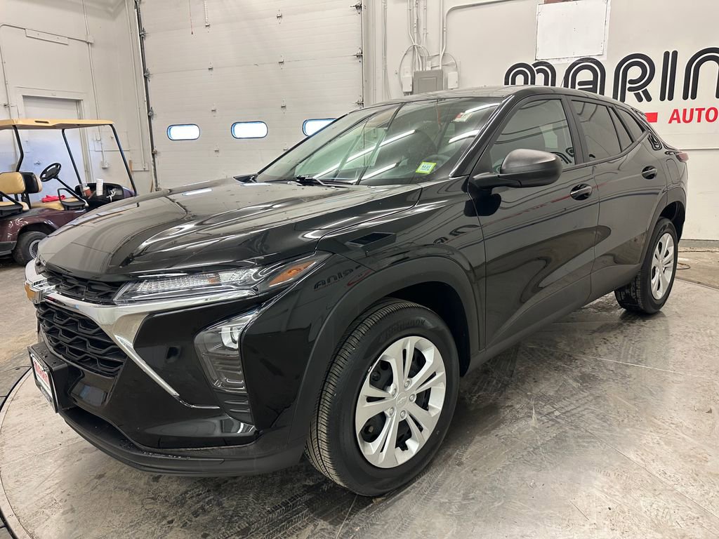 Used 2024 Chevrolet Trax LS image 11