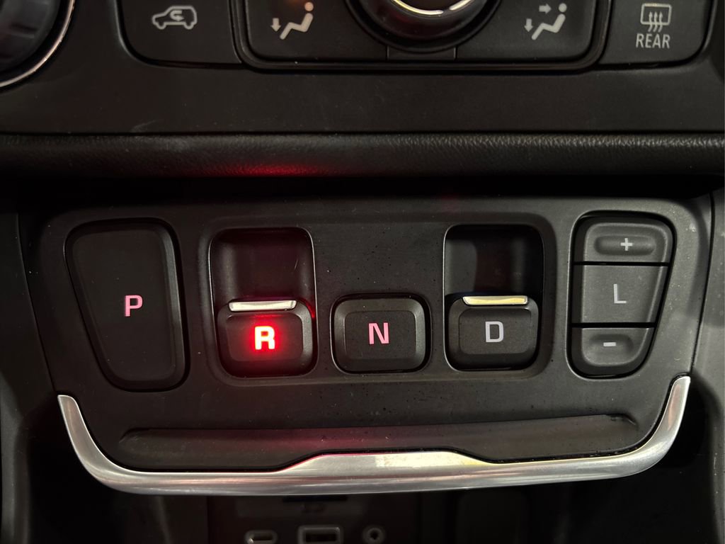 Used 2021 GMC Terrain SLT w/ Elevation Edition image 34