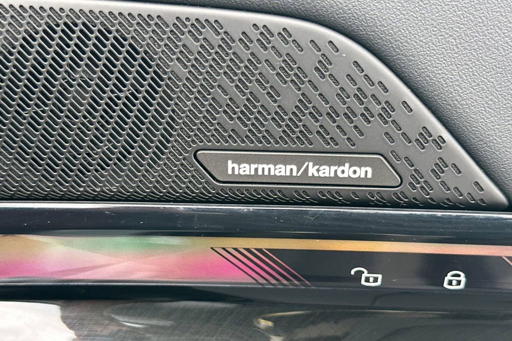 Used 2024 BMW i5 eDrive40i w/ M Sport Package image 19