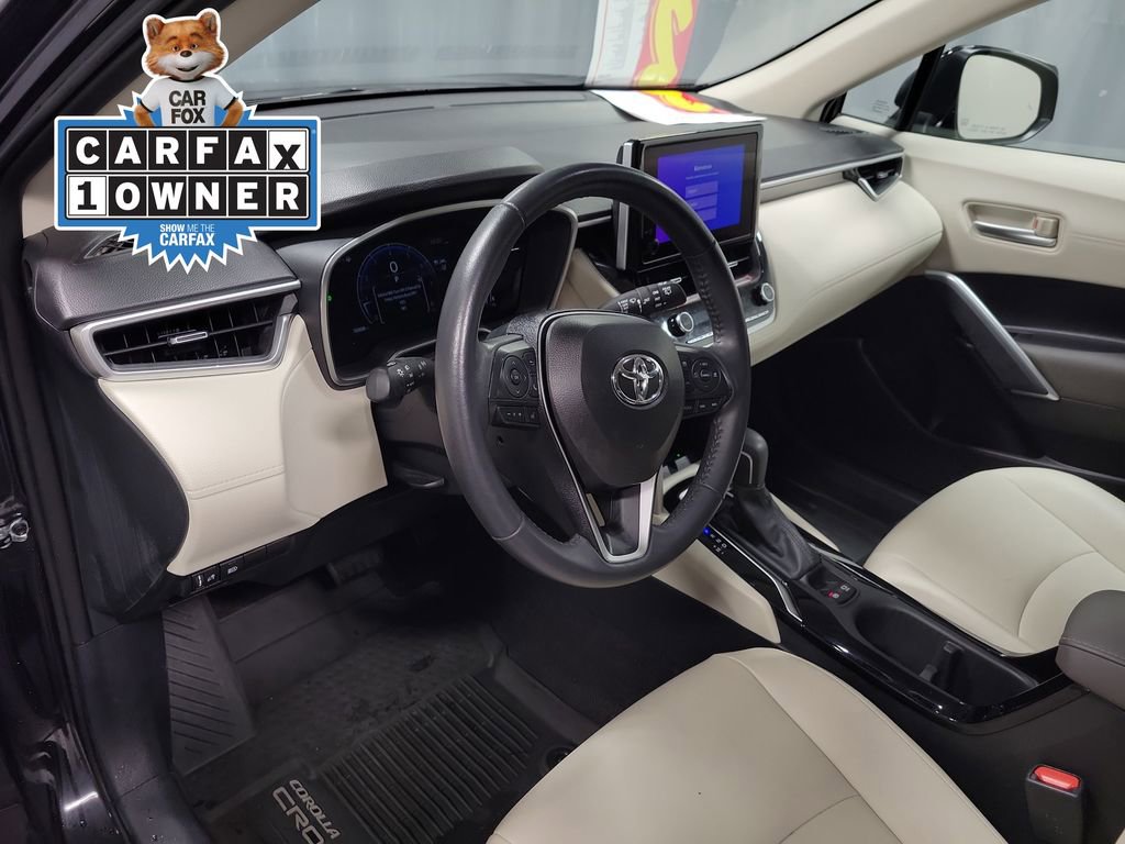 Used 2024 Toyota Corolla Cross XLE image 13