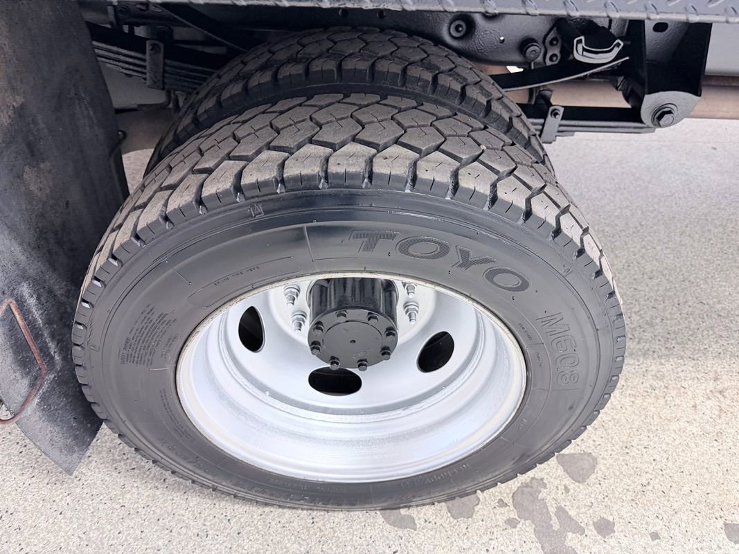 Used 2012 Ford F550 4x4 Crew Cab Super Duty w/ Payload Upgrade Pkg image 14