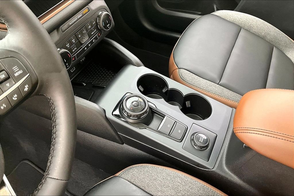 Used 2024 Ford Bronco Sport Outer Banks w/ Tech Package image 18