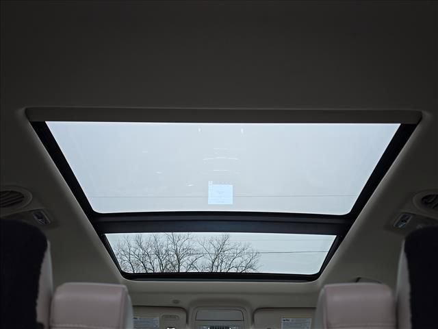 Used 2020 Ford Explorer Platinum w/ Premium Technology Package image 32