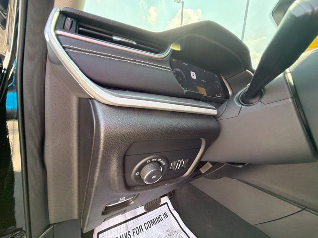 Used 2023 Jeep Grand Cherokee Limited AWD/4WD image 39