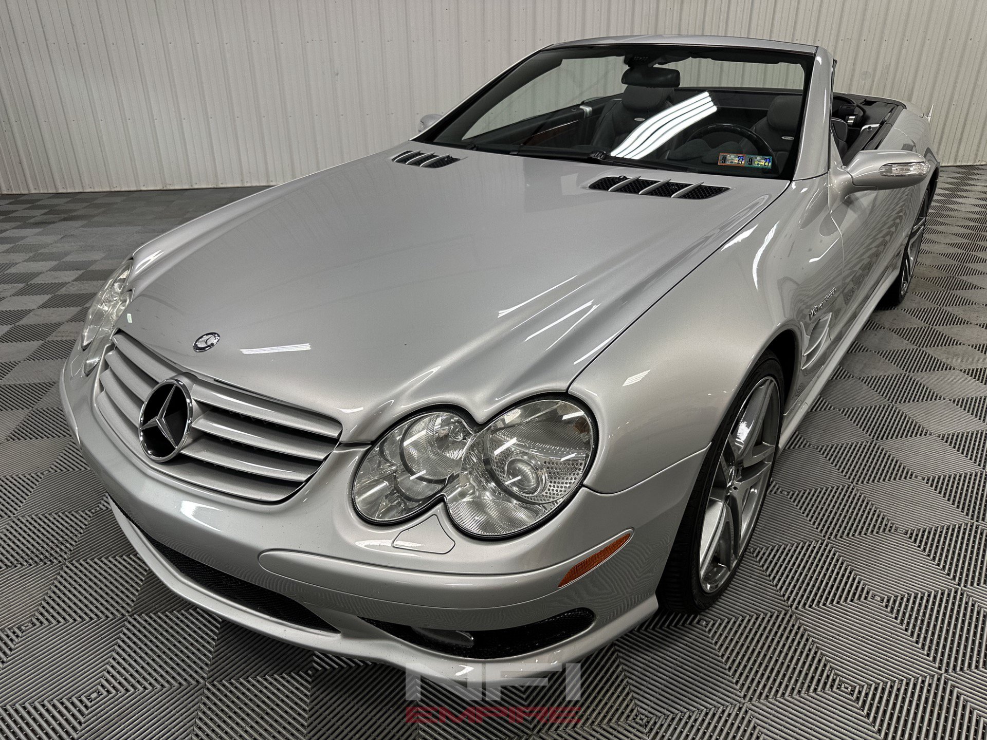 Used 2005 Mercedes-Benz SL 55 AMG image 4