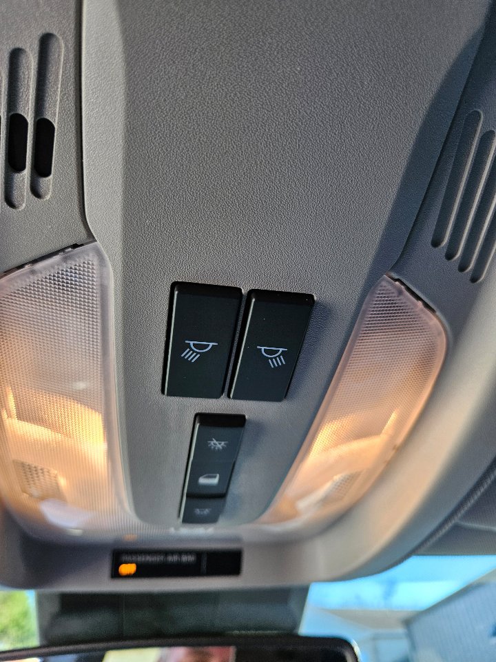 Used 2016 Chevrolet Equinox LT w/ Convenience Package image 24