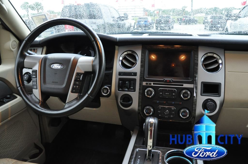 Used 2017 Ford Expedition Limited w/ Equipment Group 301A RWD image 19