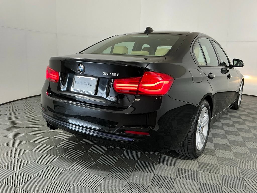 Used 2016 BMW 328i Sedan RWD image 5