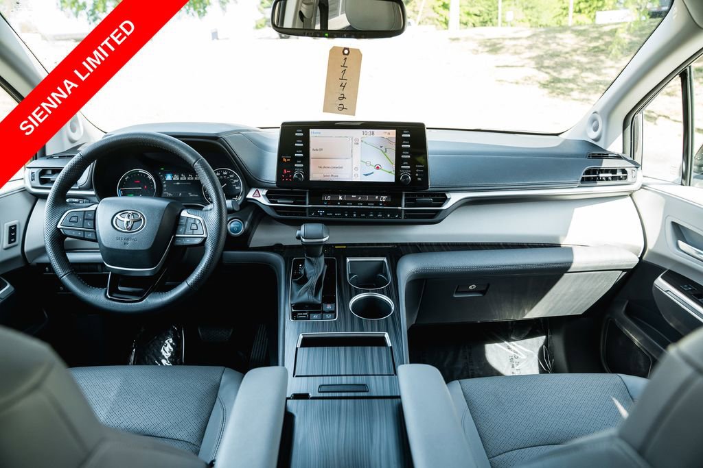 Certified 2023 Toyota Sienna Limited FWD image 12
