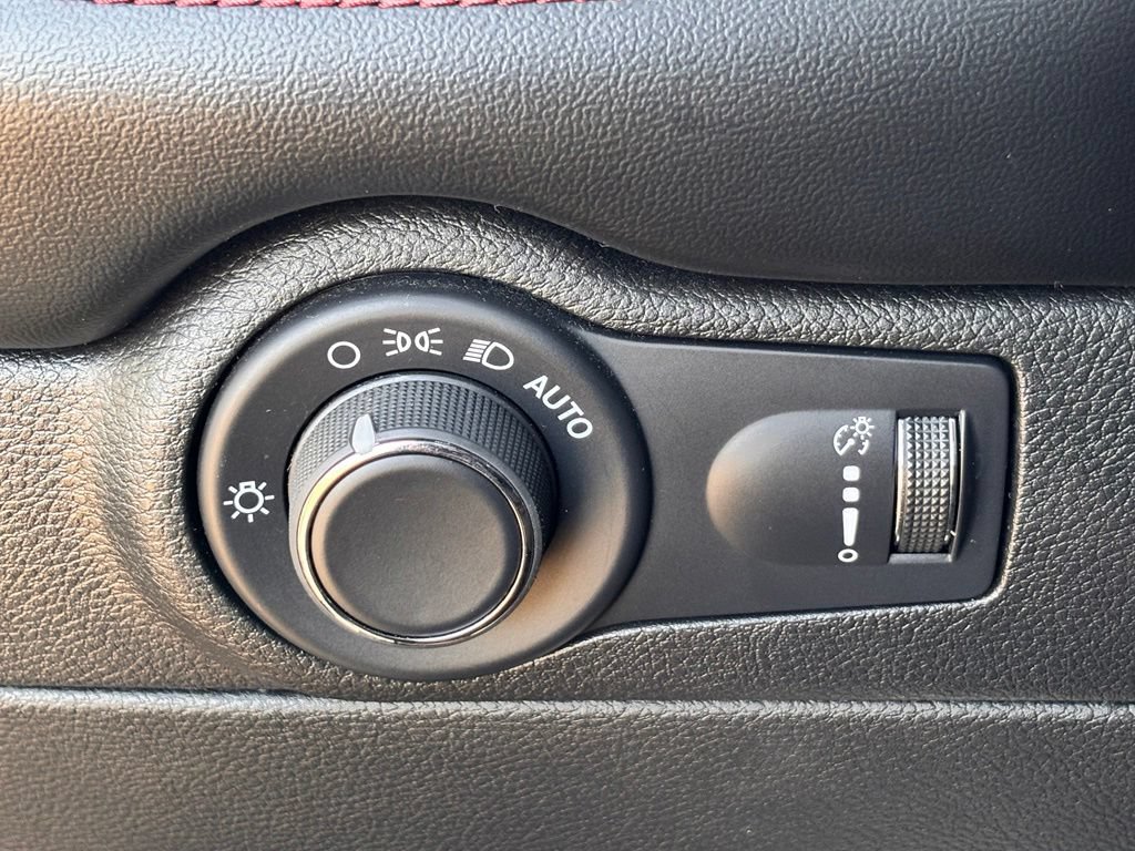 Used 2024 Dodge Durango GT RWD image 21