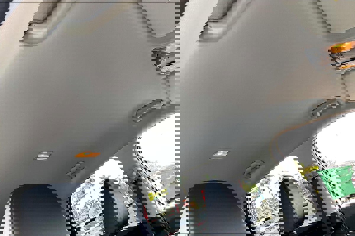 Used 2024 Kia Sorento S image 19