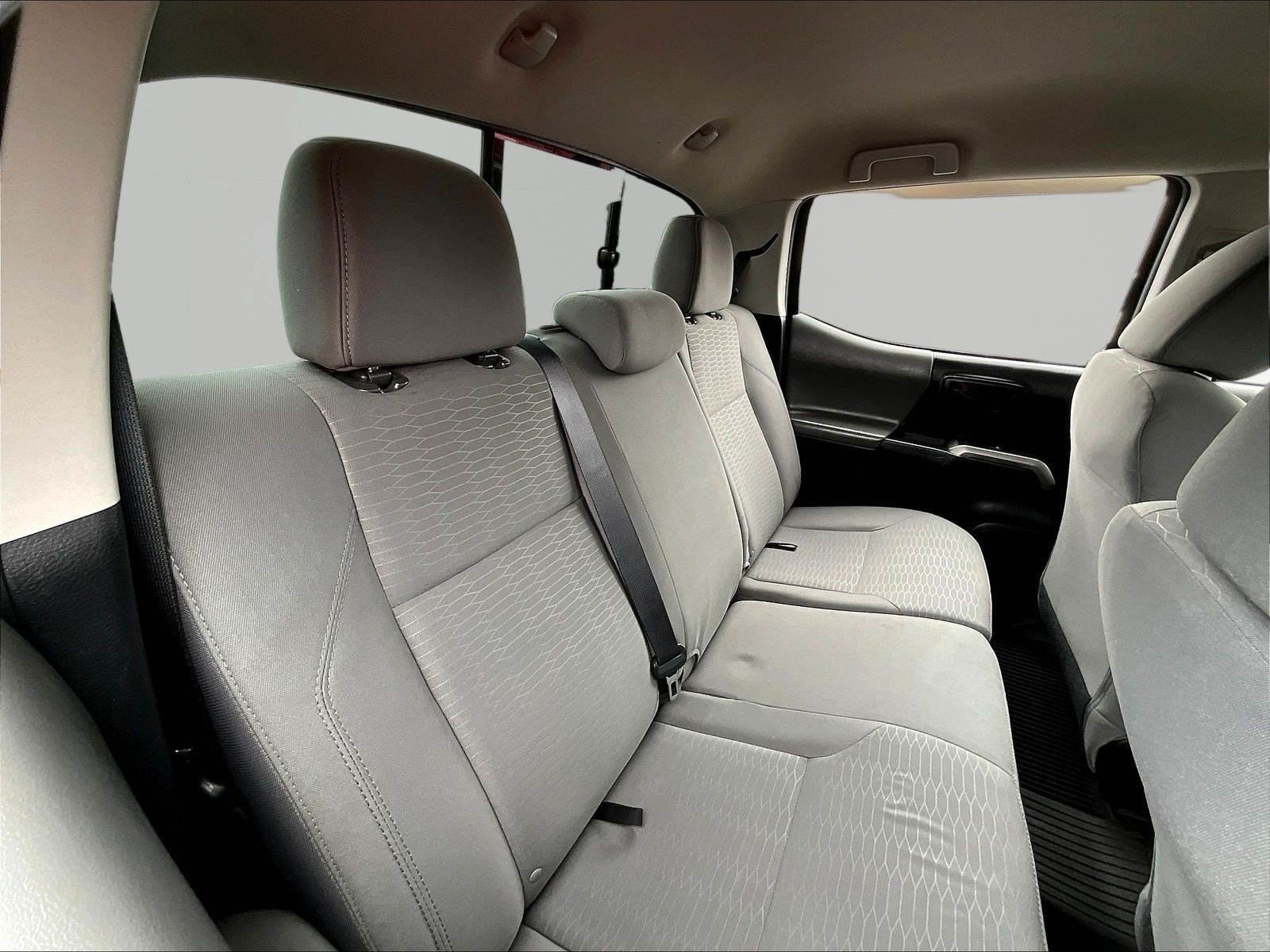 Used 2016 Toyota Tacoma SR5 w/ SR5 Appearance Package (SN) RWD image 25