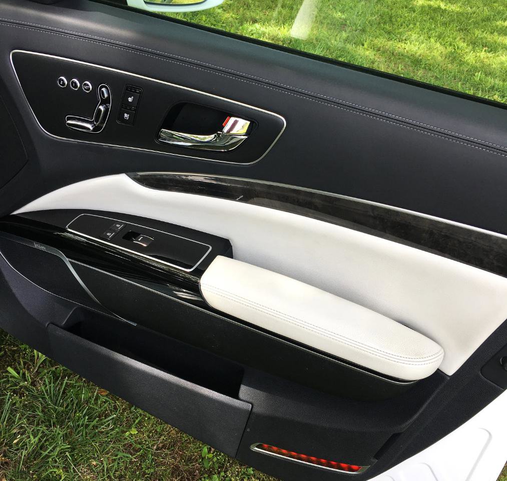 Used 2015 Kia K900 Luxury RWD image 16