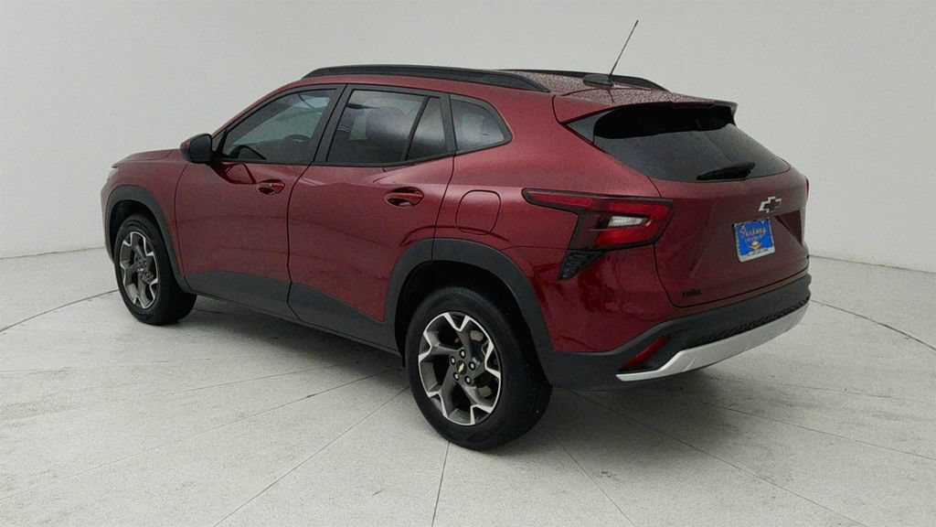 Used 2025 Chevrolet Trax LT w/ Driver Confidence Package FWD image 5