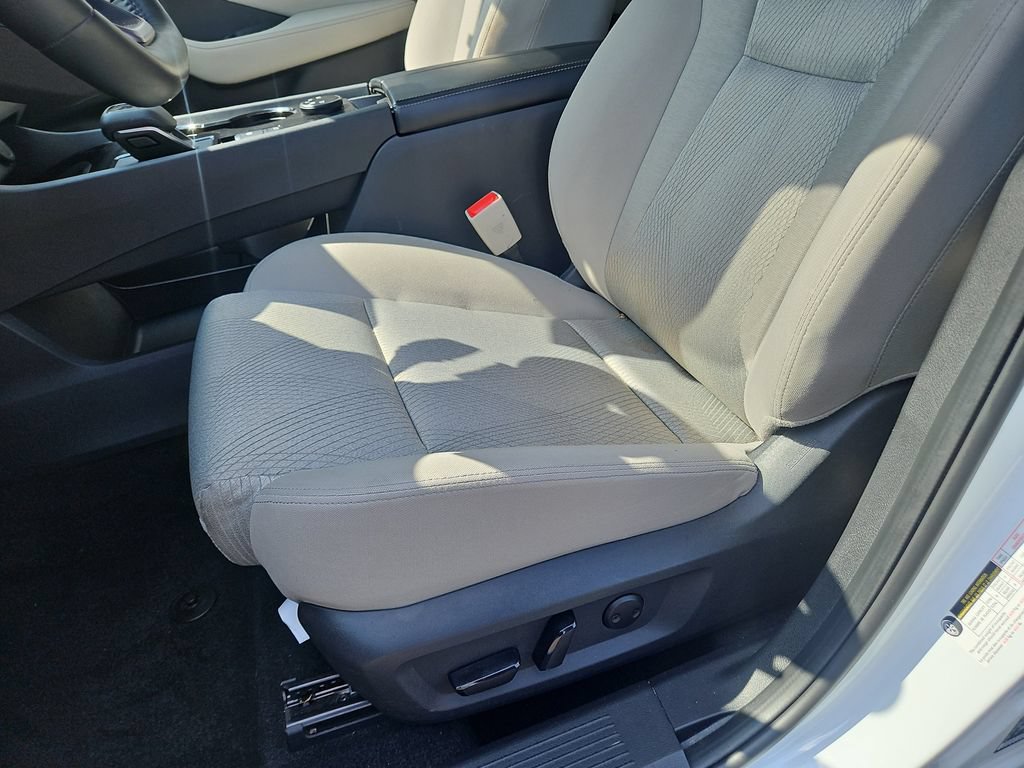 Used 2025 Nissan Rogue SV AWD/4WD image 19