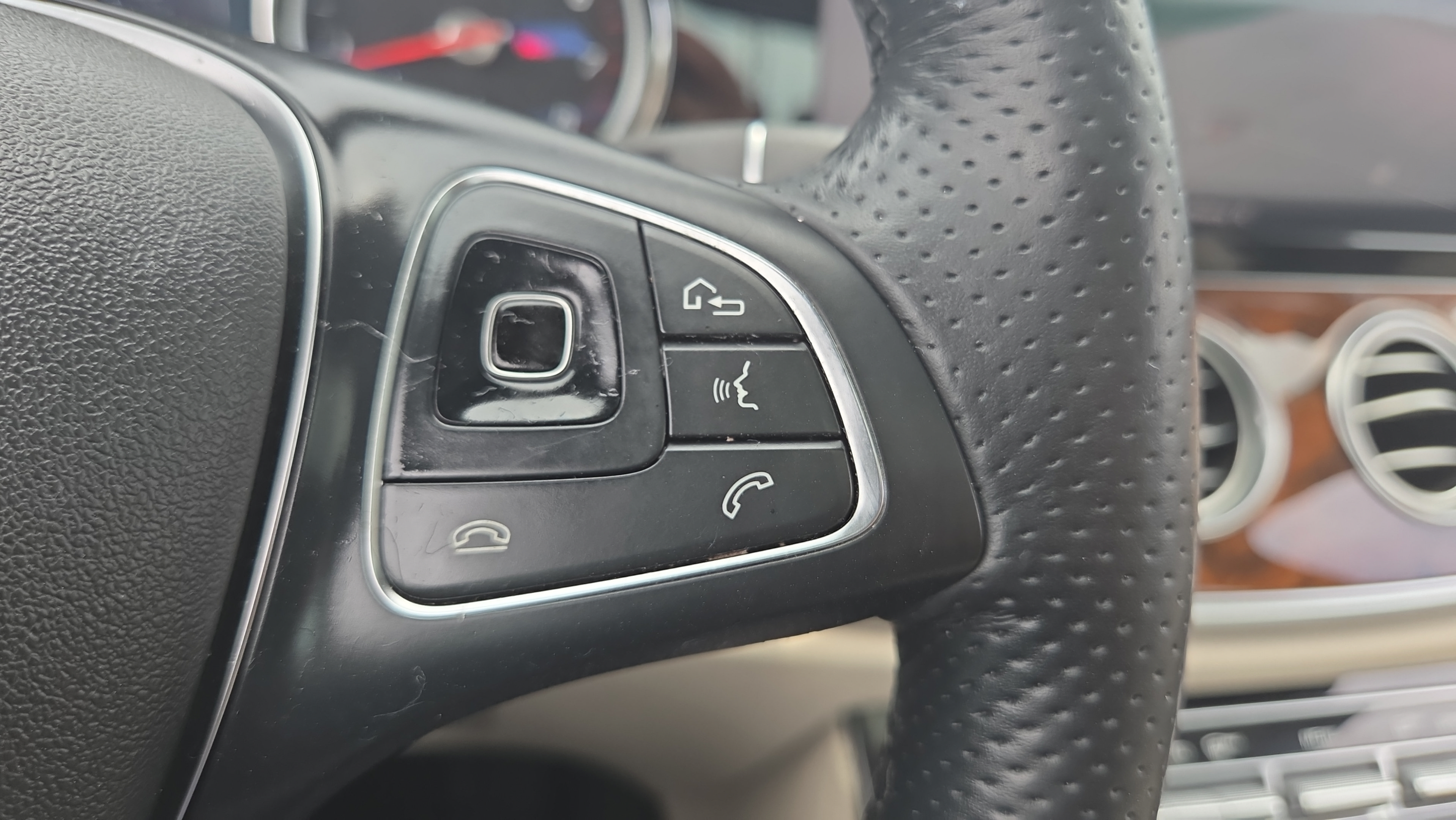 Used 2018 Mercedes-Benz E 300 image 23