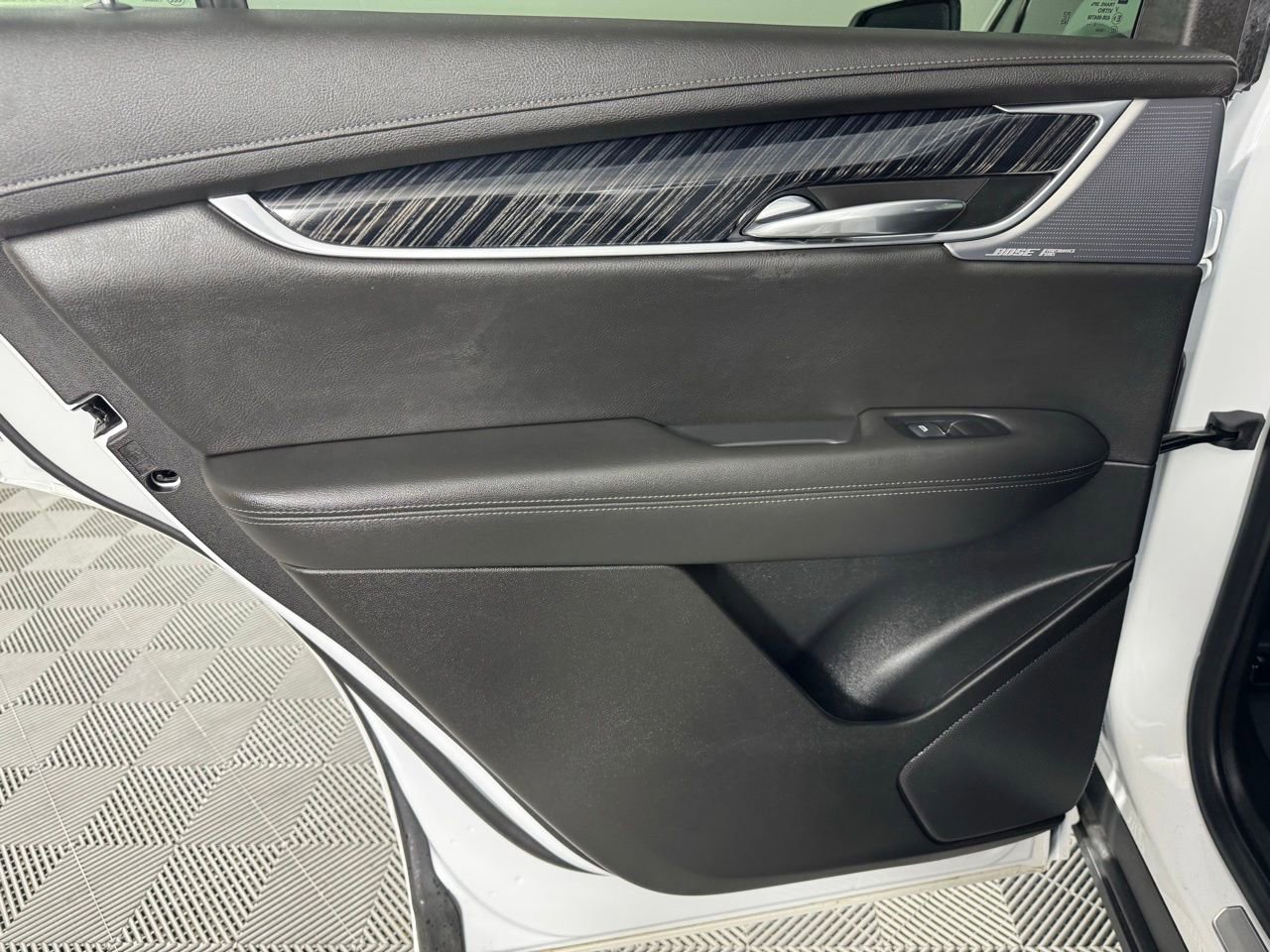 Used 2024 Cadillac XT6 Premium Luxury w/ Technology Package image 27