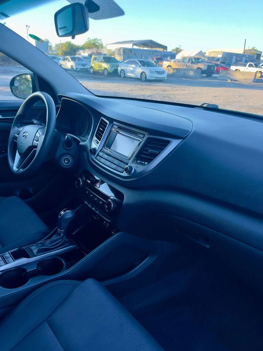 Used 2017 Hyundai Tucson SE image 16