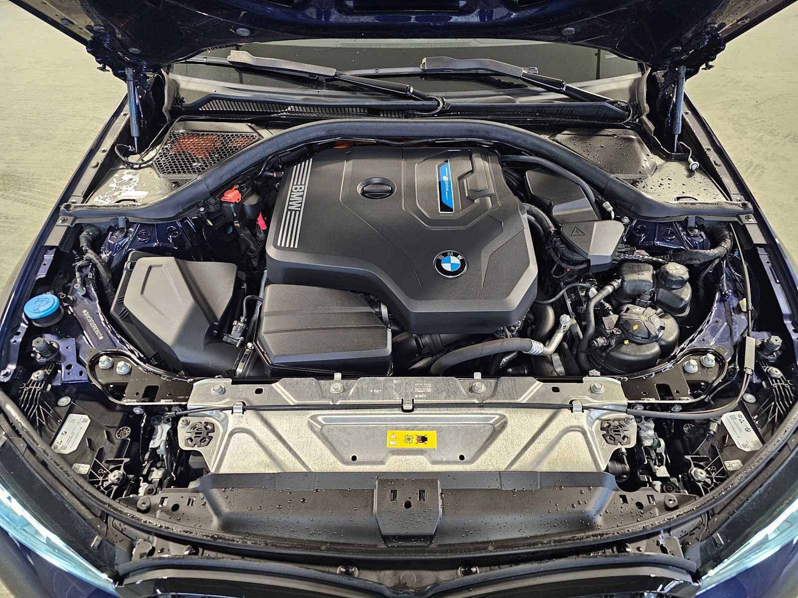 Used 2023 BMW 330e xDrive w/ M Sport Package image 9