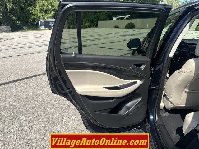 Used 2020 Buick Envision Essence AWD/4WD image 29