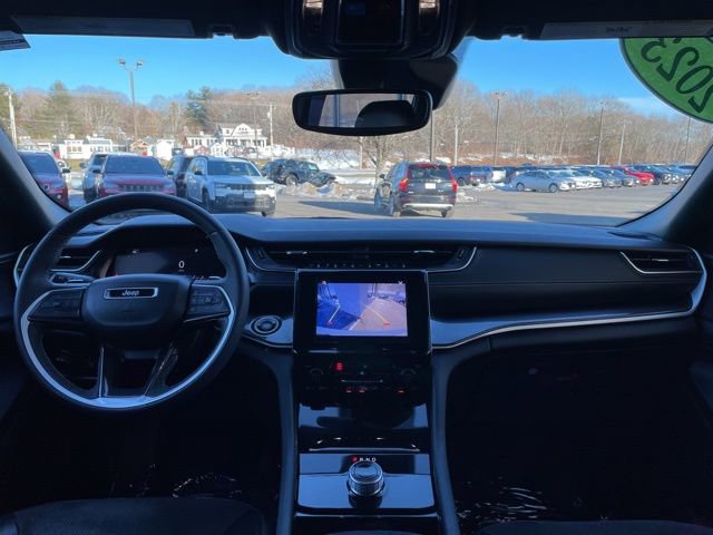 Used 2023 Jeep Grand Cherokee L Laredo image 14