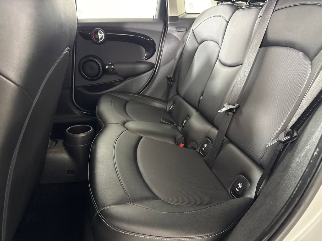 Used 2019 MINI Cooper 4-Door Hardtop image 12