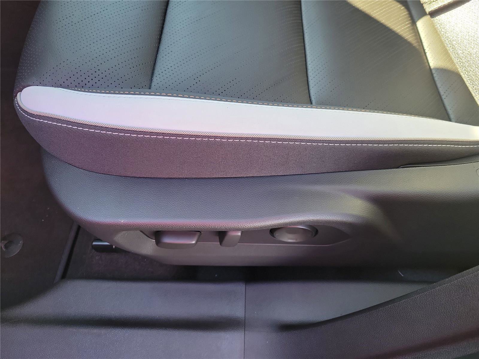 New 2026 Buick Envision Sport Touring image 18