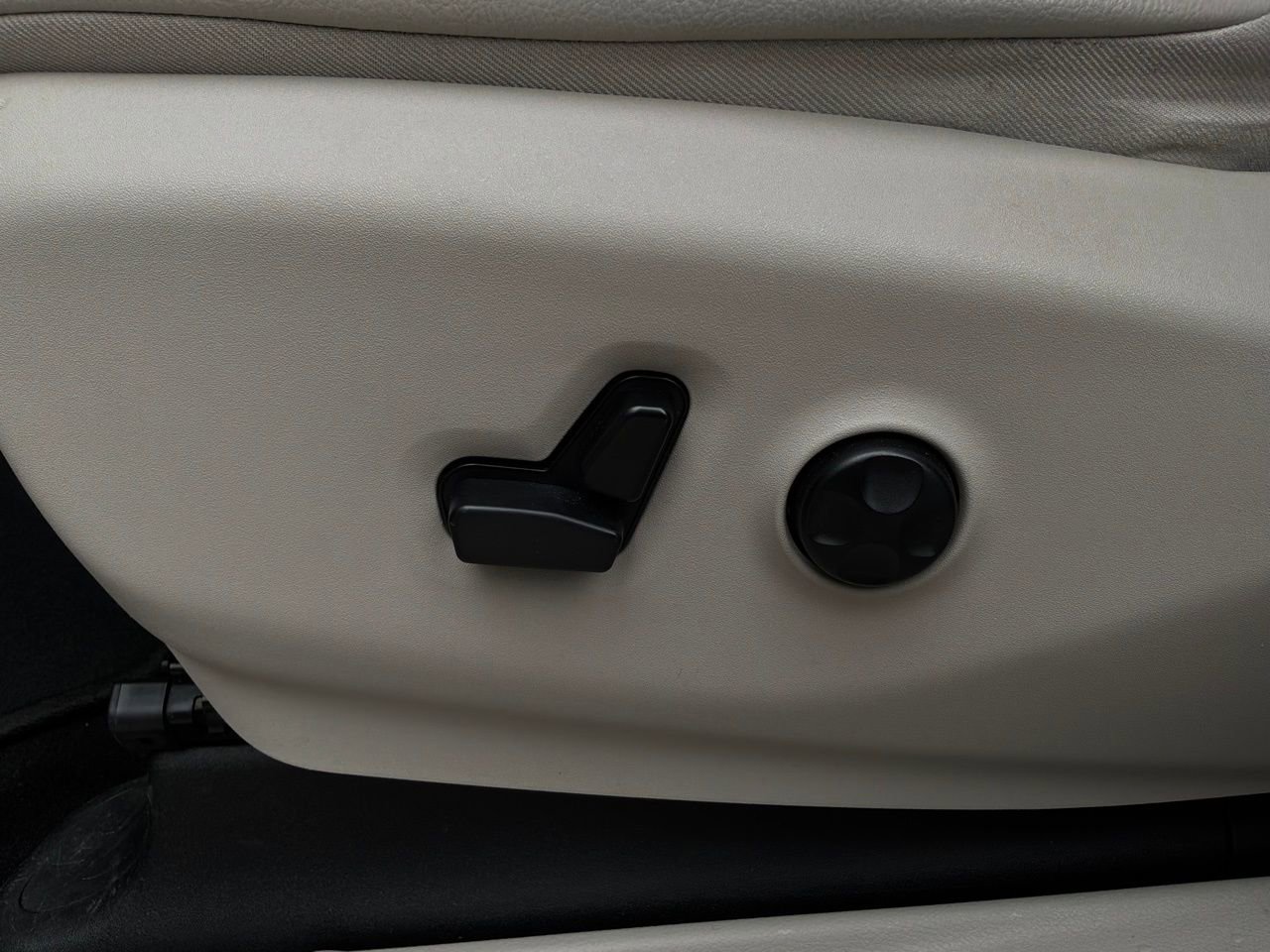 Used 2017 Chrysler Pacifica Touring-L Plus w/ Advanced Safetytec Group image 11