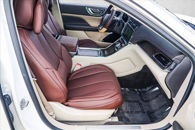 Used 2017 Lincoln Continental Select w/ Climate Package AWD/4WD image 27
