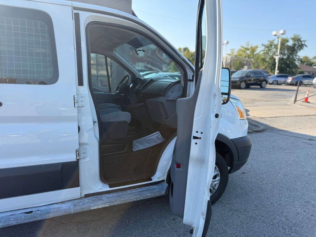 Used 2015 Ford Transit 250 250 3dr SWB Low Roof Cargo Van w/ Exterior Upgrade Package image 20