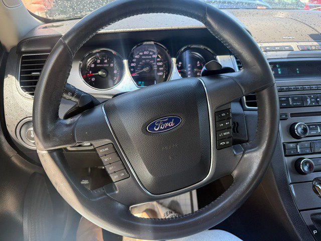 Used 2012 Ford Taurus SEL FWD image 14
