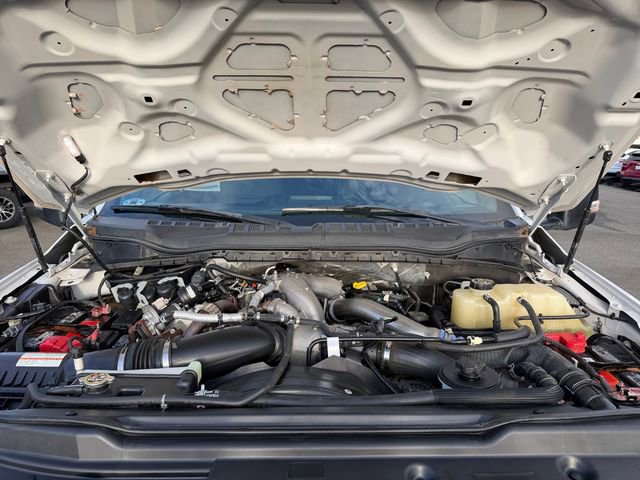 Used 2020 Ford F550 4x4 Crew Cab Super Duty image 32