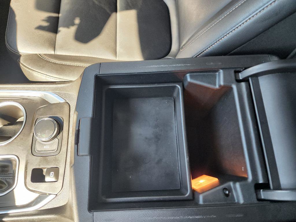 Used 2019 Chevrolet Traverse RS image 22