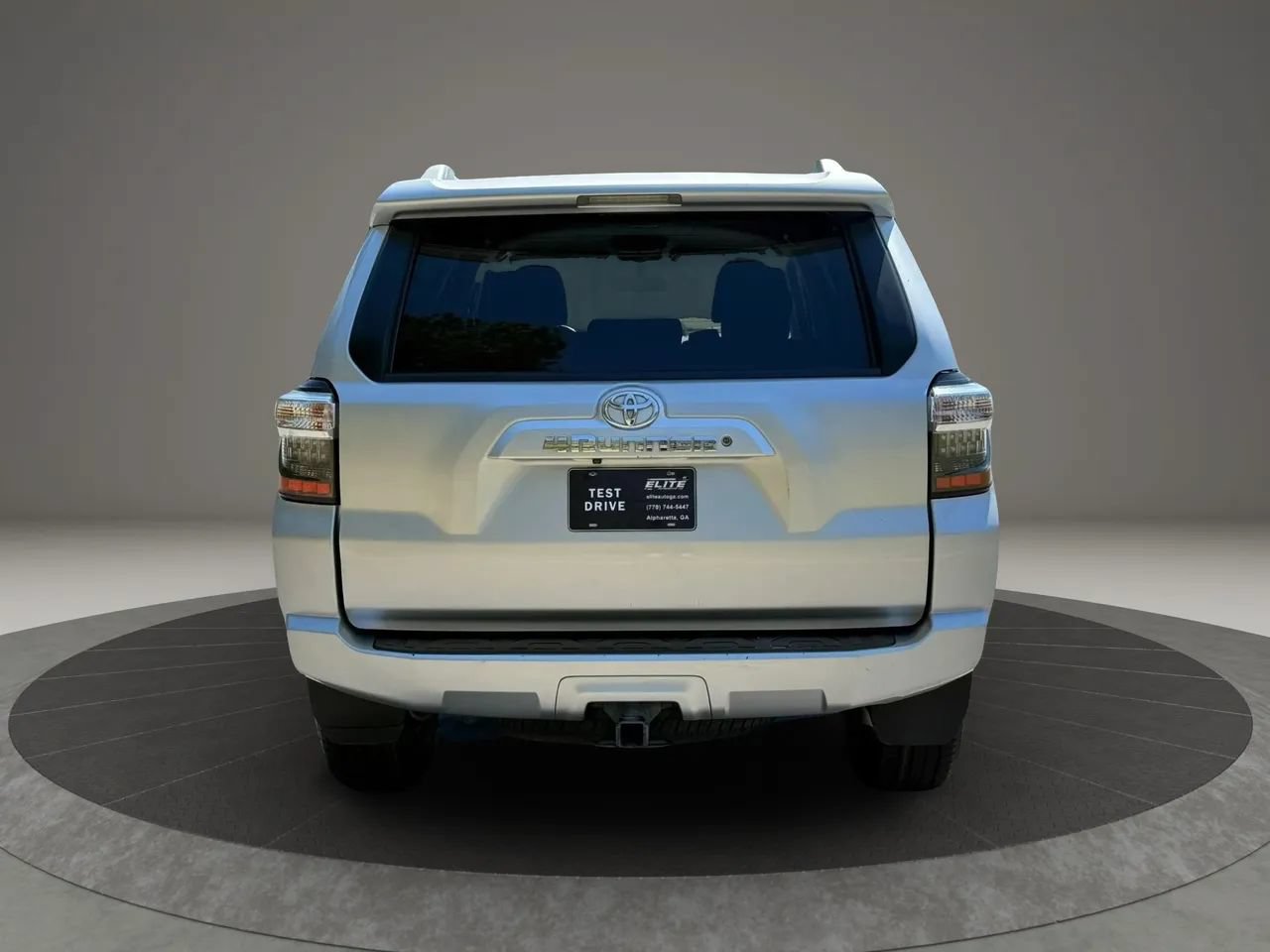 Used 2015 Toyota 4Runner SR5 AWD/4WD image 5