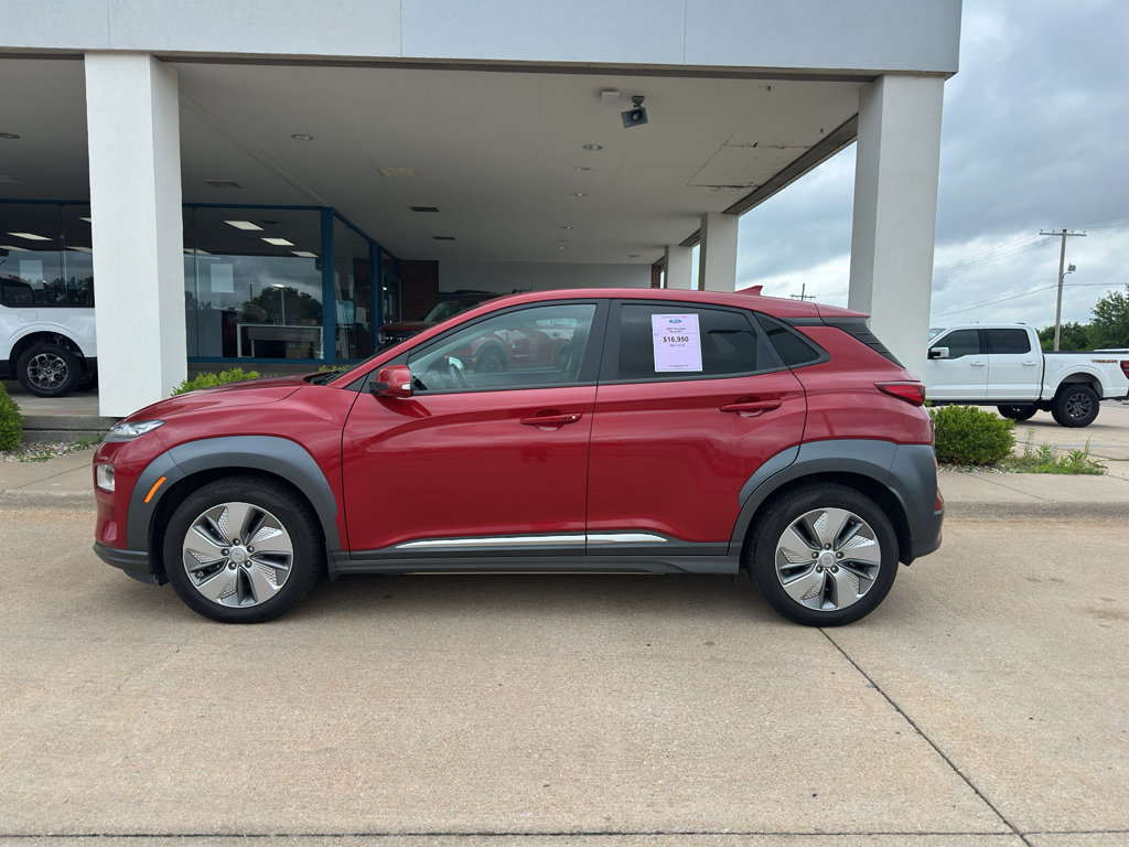 Used 2021 Hyundai Kona Limited w/ Cargo Package FWD image 7