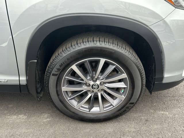 Used 2019 Toyota Highlander XLE image 13