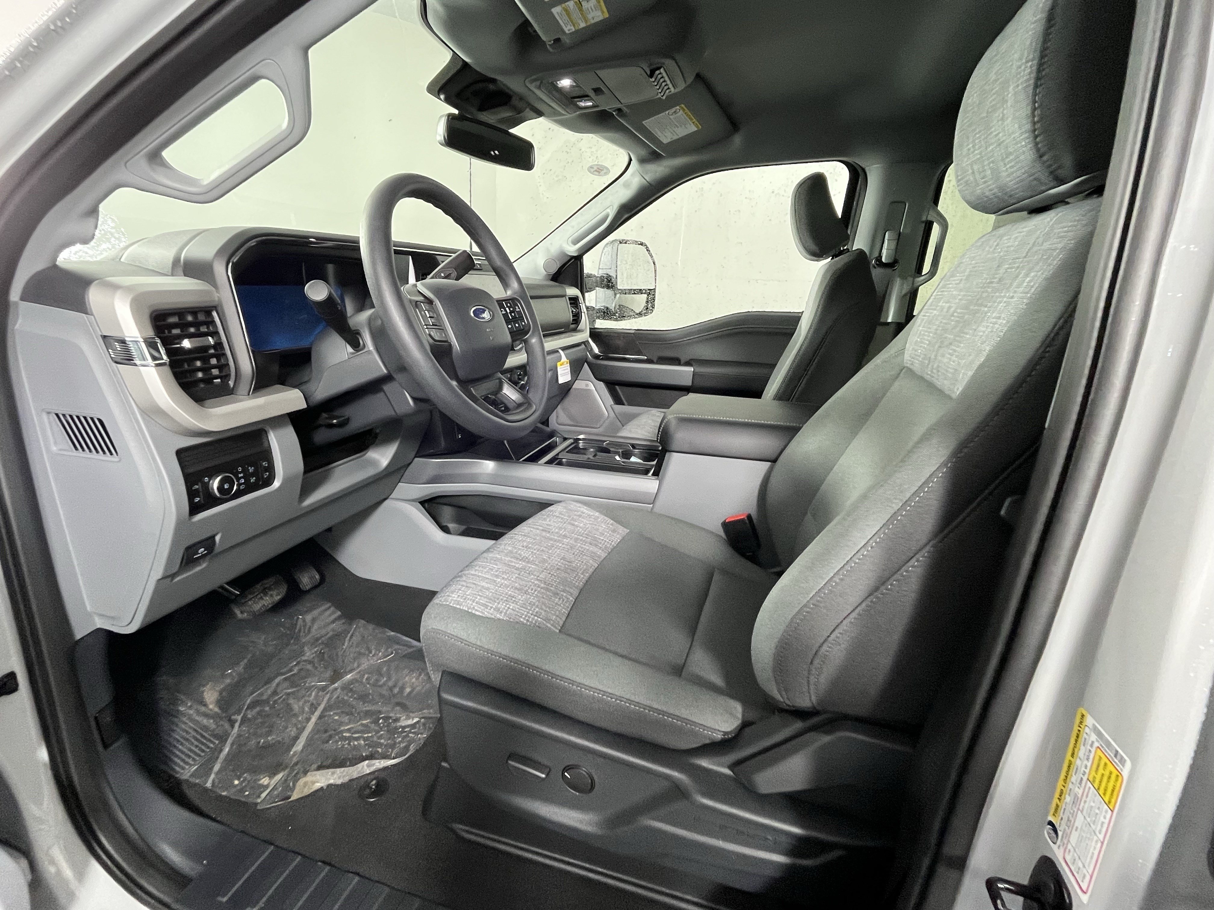 New 2026 Ford F250 XLT w/ XLT Premium Package AWD/4WD image 10