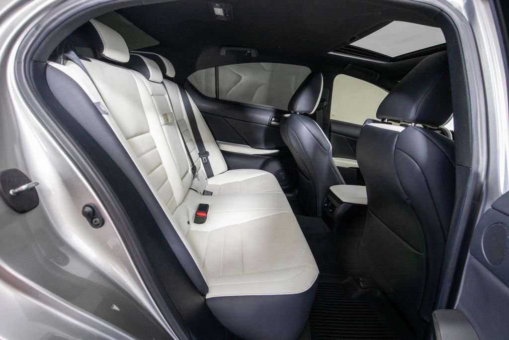 Used 2022 Lexus IS 350 F Sport RWD image 11