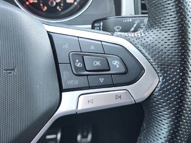 Used 2020 Volkswagen Atlas Cross Sport SE w/ Panoramic Sunroof Package FWD image 30
