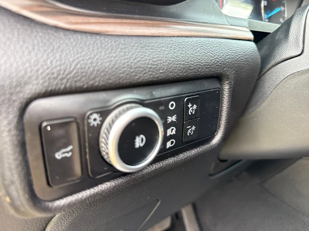 Used 2023 Ford Explorer Limited w/ Limited Technology Package image 16