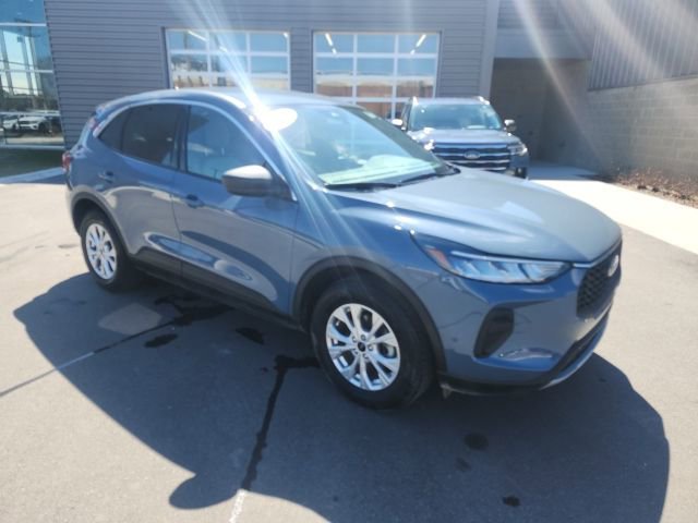 Used 2024 Ford Escape Active image 3