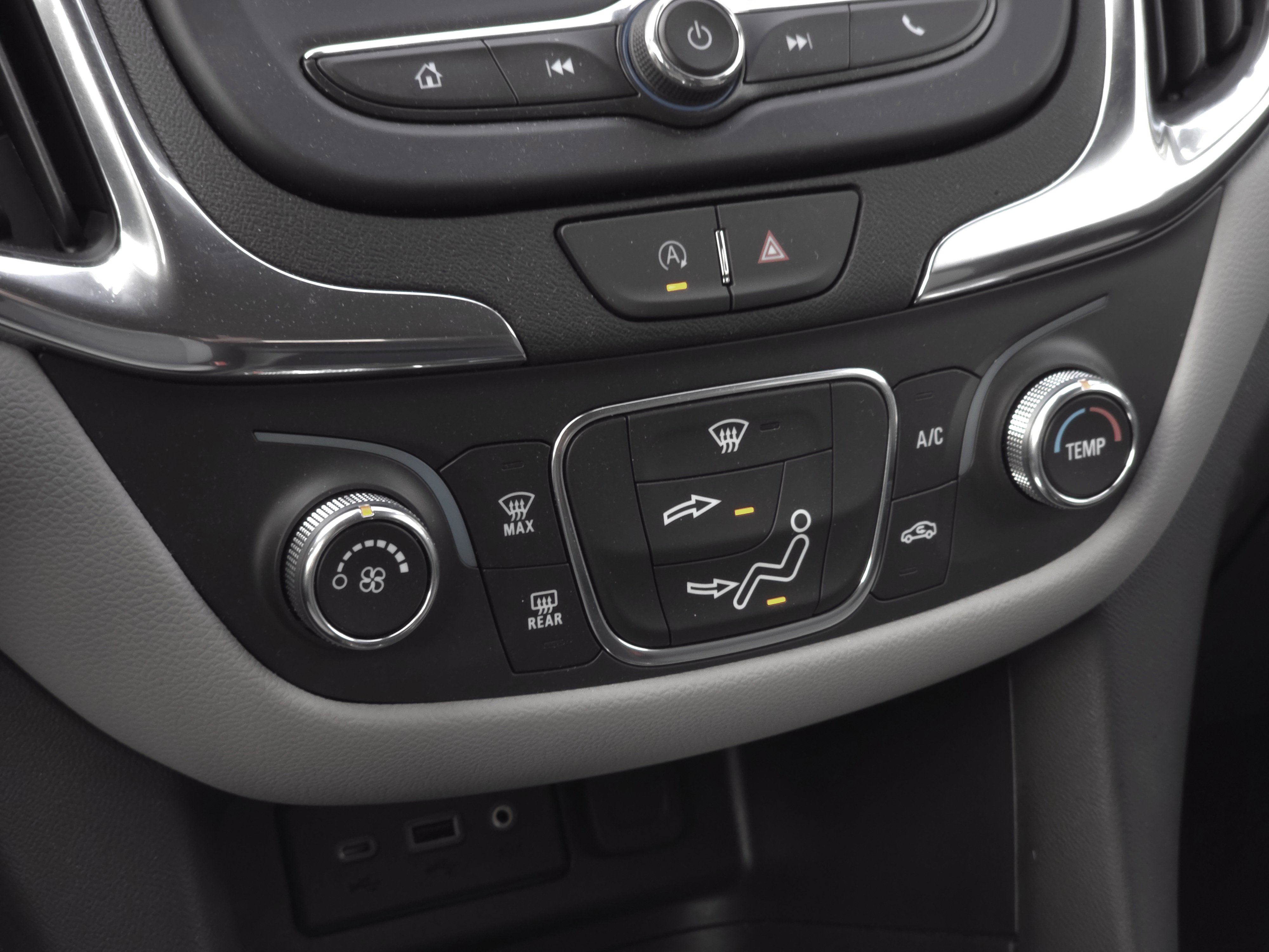 Used 2024 Chevrolet Equinox LS w/ LS Convenience Package image 15