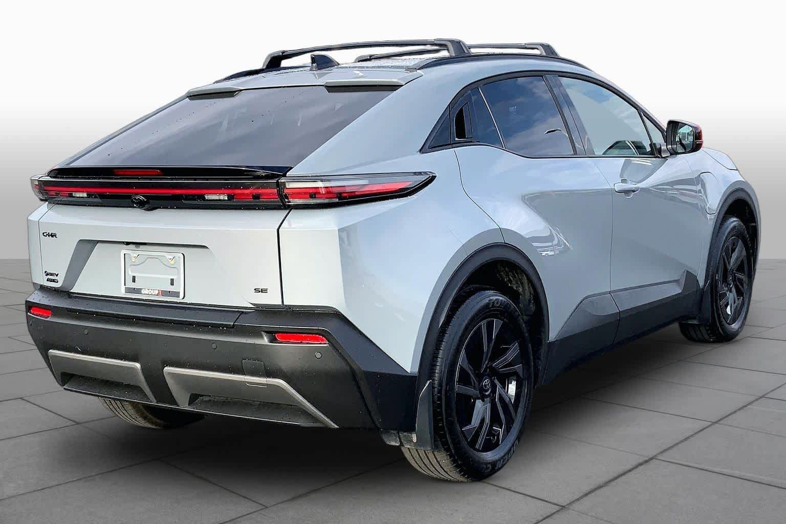 Used 2026 Toyota C-HR AWD/4WD image 12