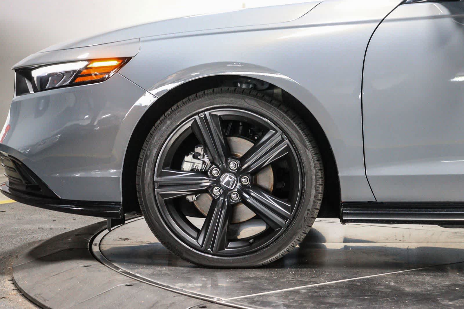 Used 2024 Honda Accord Sport image 9