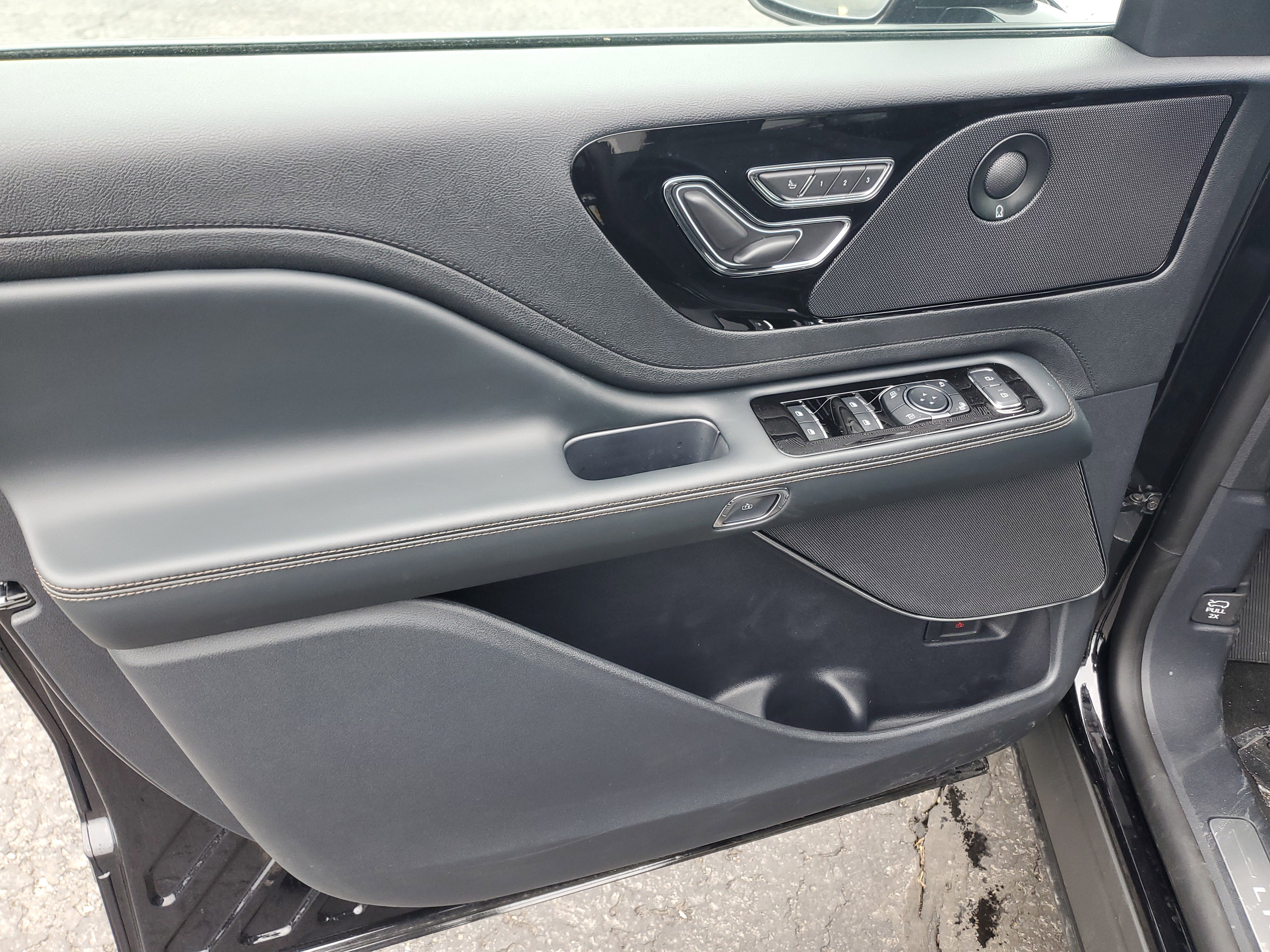 New 2026 Lincoln Aviator Reserve image 8