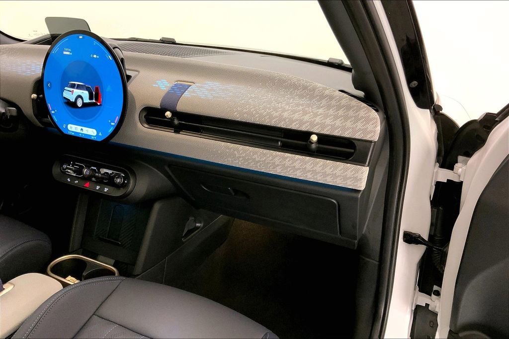 Certified 2025 MINI Cooper S image 23