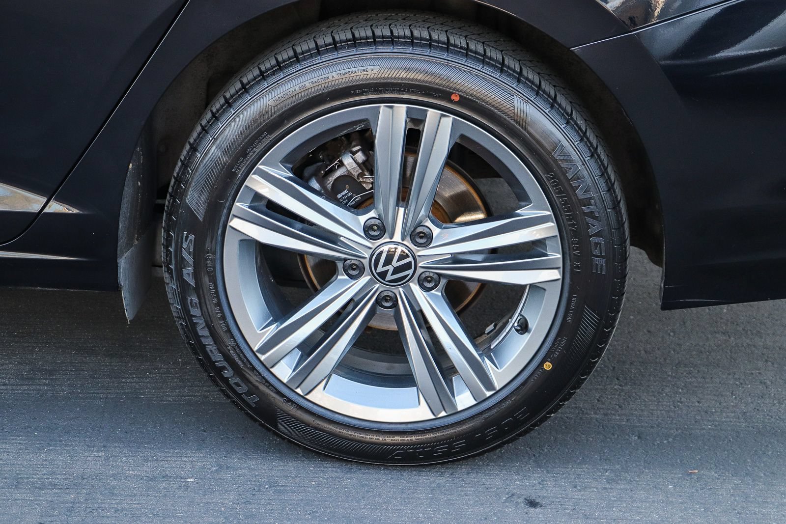 Used 2024 Volkswagen Jetta SE FWD image 12