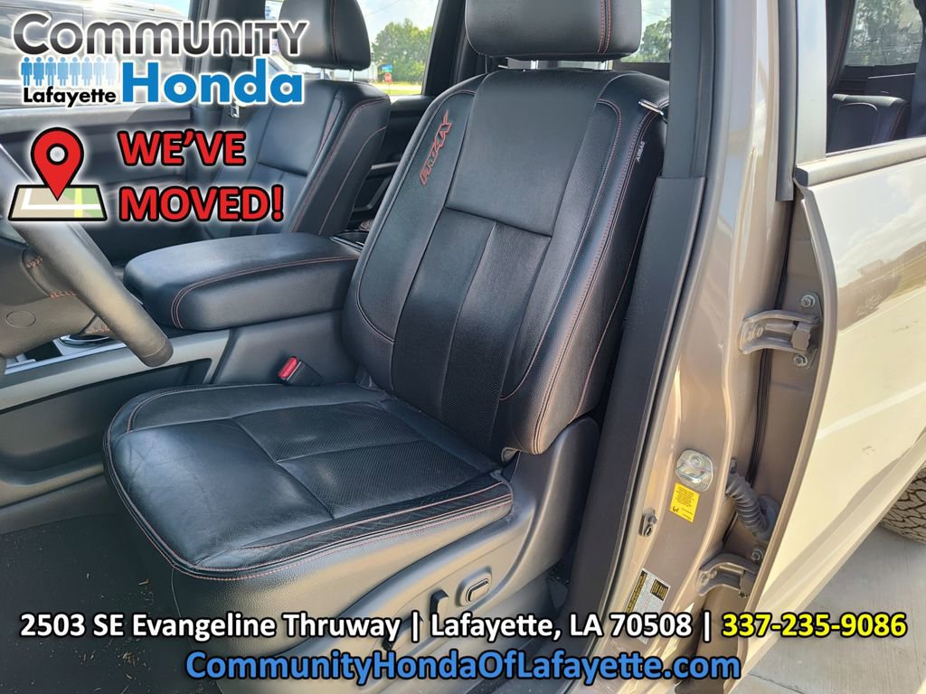 Used 2021 Nissan Titan PRO-4X w/ Pro-4x Convenience Package AWD/4WD image 2