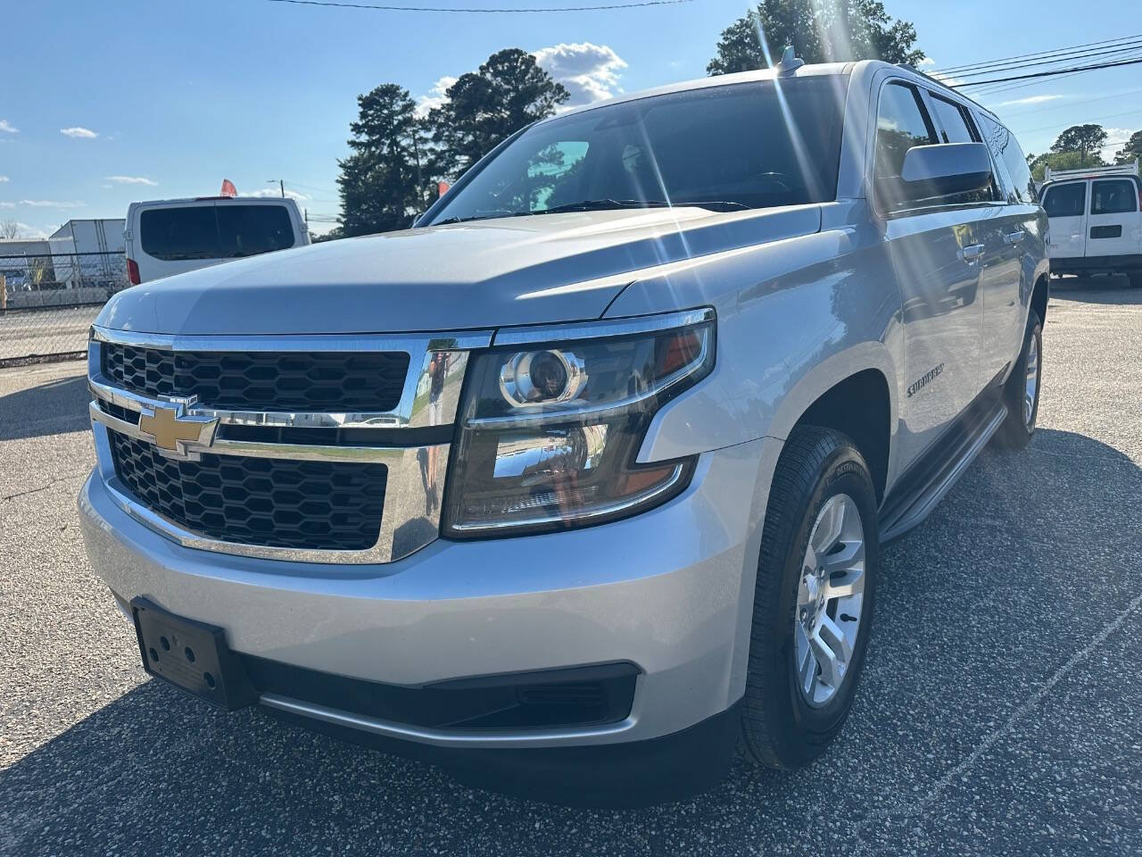 Used 2018 Chevrolet Suburban LT AWD/4WD image 11