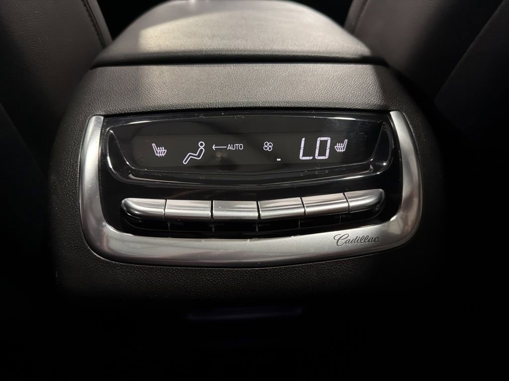 Used 2023 Cadillac XT6 Premium Luxury image 32